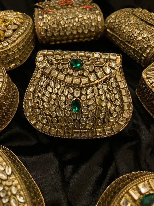 GREEN TULIP CLUTCH